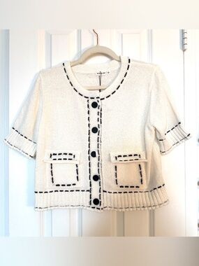 🎀HP🎀 NWT ELEGANT TOP w Details Large by Active USA NEW 🎀